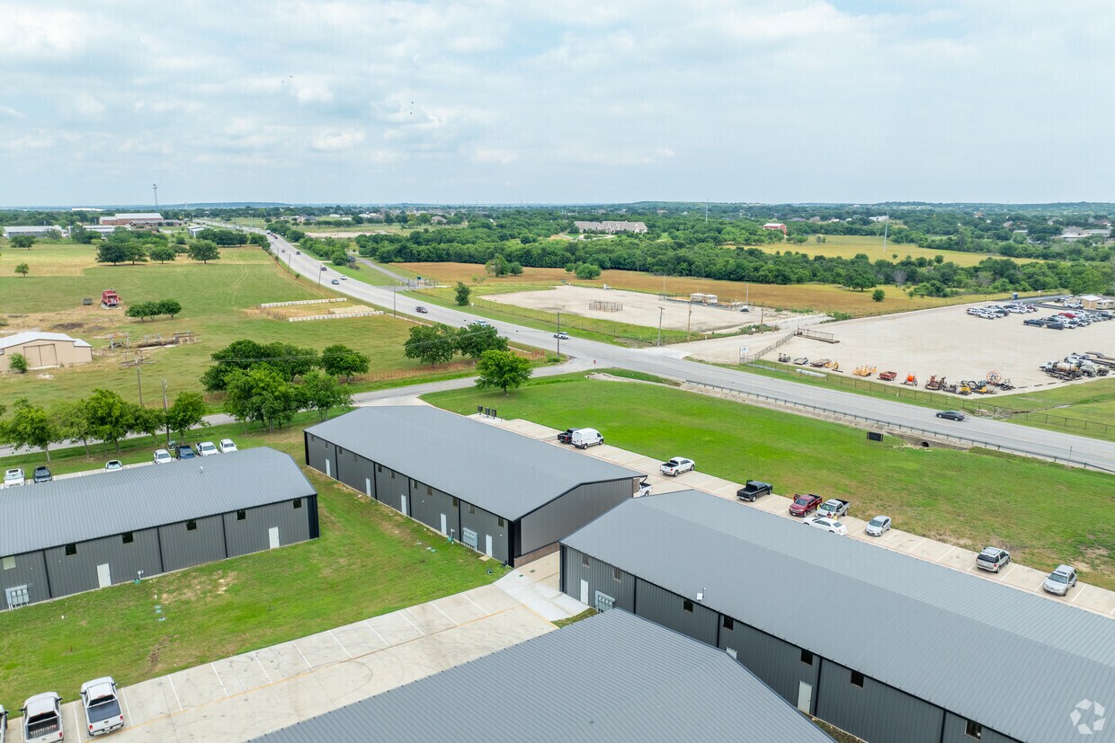 4004 Williamson Rd, Crowley, TX for lease Primary Photo- Image 1 of 8