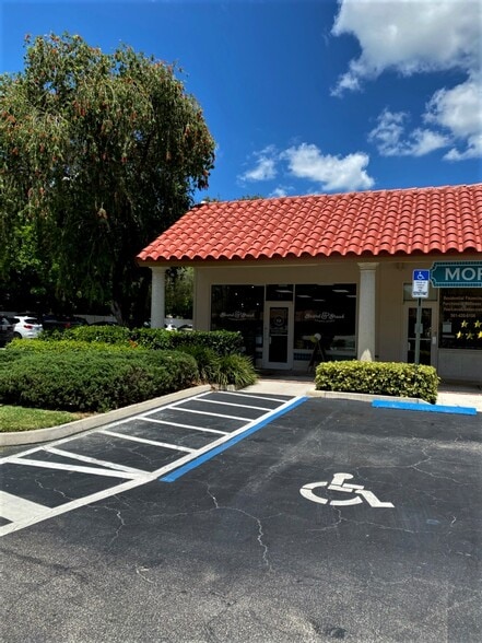13841 Wellington Trace, Wellington, FL for lease - Building Photo - Image 3 of 18
