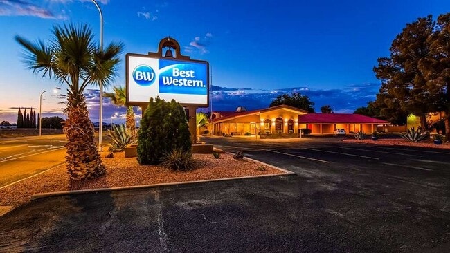 More details for 1765 S Main St, Las Cruces, NM - Hospitality for Sale