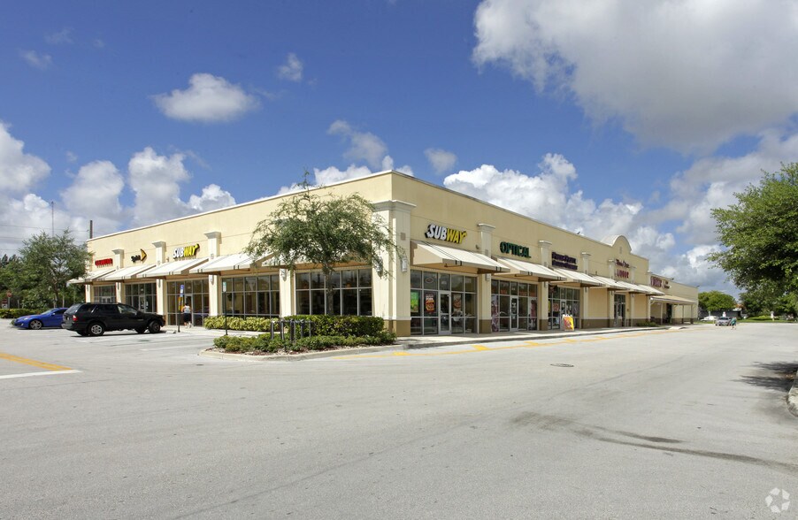 12107 NW 52nd St, Miami, FL à louer - Photo du bâtiment - Image 1 de 6