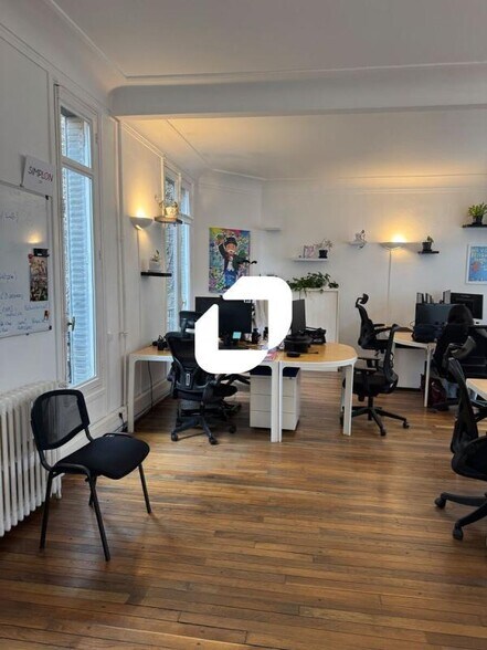 Office in Montreuil for lease - Interior Photo - Image 2 of 8