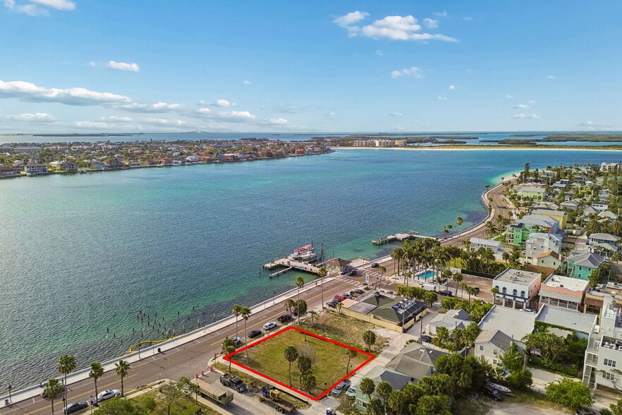 808 Pass a Grille Way, St Pete Beach, FL for sale - Building Photo - Image 2 of 31