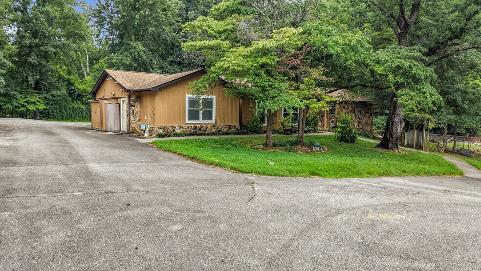 11749 Snyder Rd, Knoxville, TN à vendre - Photo du bâtiment - Image 2 de 53