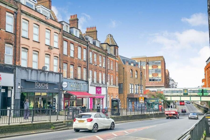 23 Woodcote Rd, Wallington for sale - Building Photo - Image 3 of 4