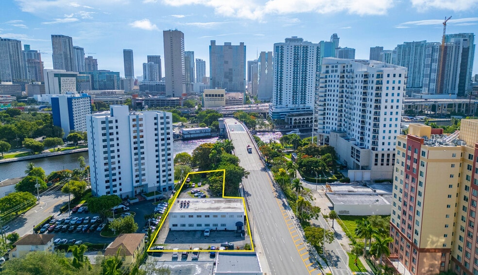 26 SW South River Dr, Miami, FL à vendre - Aérien - Image 3 de 14