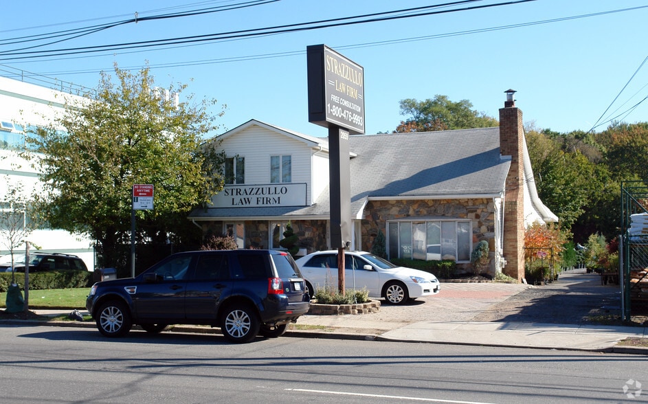 2059 Richmond Ave, Staten Island, NY for lease - Primary Photo - Image 1 of 2