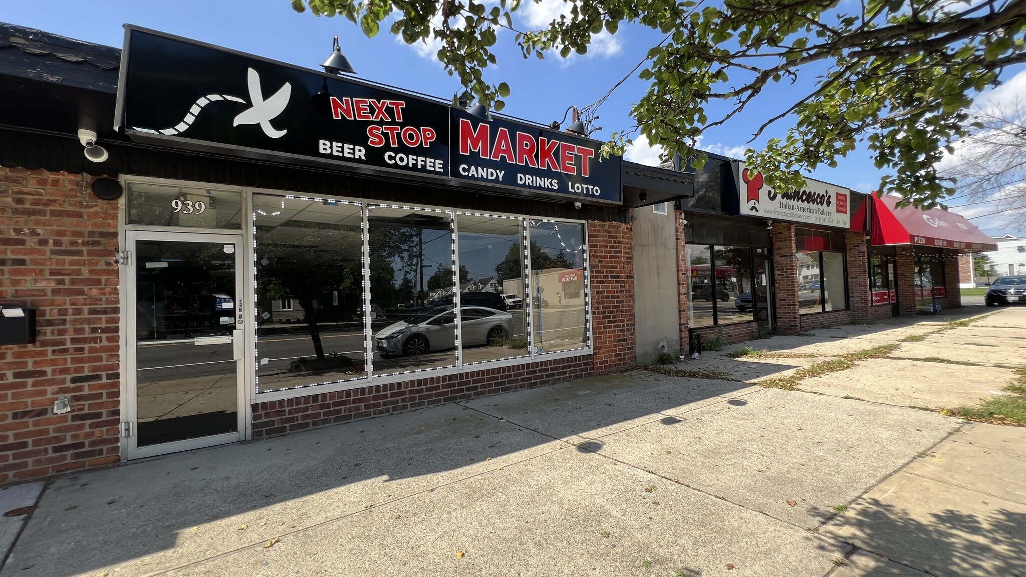 933-939 N Broadway, Massapequa, NY for lease Building Photo- Image 1 of 5