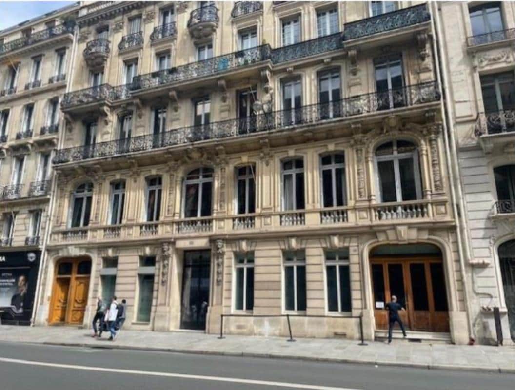 54 Ter Rue De Châteaudun, Paris for lease Building Photo- Image 1 of 2
