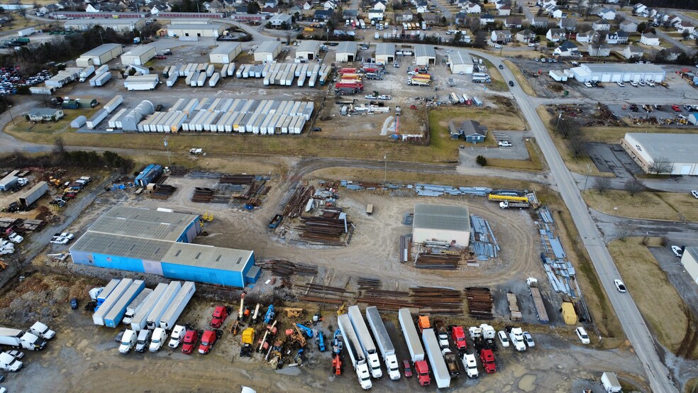 378-382 Sandhill Rd, La Vergne, TN for lease - Building Photo - Image 3 of 5