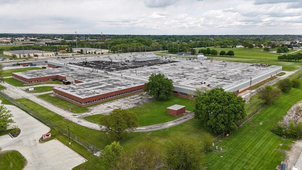 1601 General Electric Rd, Bloomington, IL for sale - Building Photo - Image 3 of 19