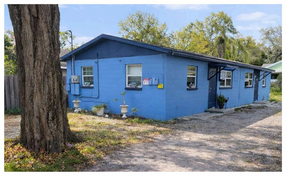 8205 N 13th St, Tampa, FL à vendre - Photo du bâtiment - Image 2 de 2
