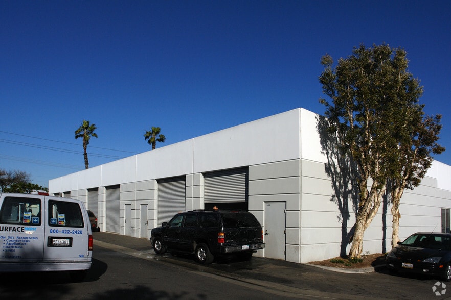 1442-1452 E 33rd St, Signal Hill, CA for sale - Primary Photo - Image 1 of 3