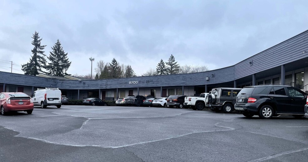 8700 SW Barbur Ct, Portland, OR for lease - Primary Photo - Image 1 of 3
