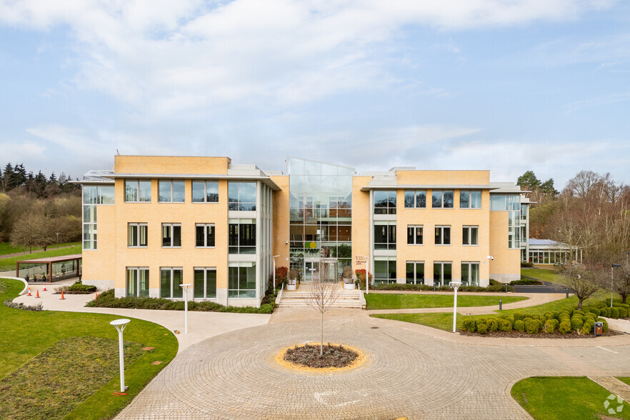 1000 Hillswood Park, Chertsey for sale - Primary Photo - Image 1 of 1