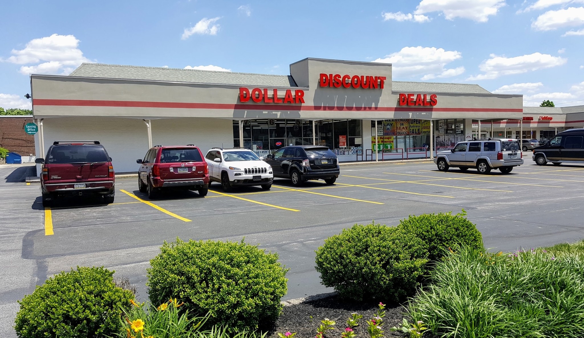 601-617 Cedar Ave, Yeadon, PA for lease Primary Photo- Image 1 of 28