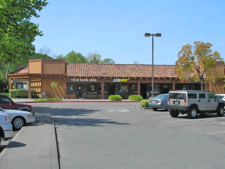441 Stony Point Rd, Santa Rosa, CA à louer - Photo du bâtiment - Image 2 de 4