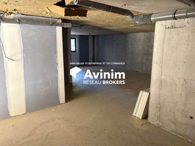 Retail in Marseille for lease - Interior Photo - Image 3 of 5