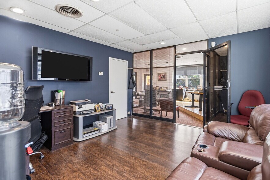 96 Haarlem Ave, White Plains, NY à vendre - Photo intérieure - Image 3 de 34