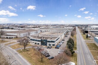 4600-4612 Rd Bois-Franc, Montréal, QC - Aerial map view
