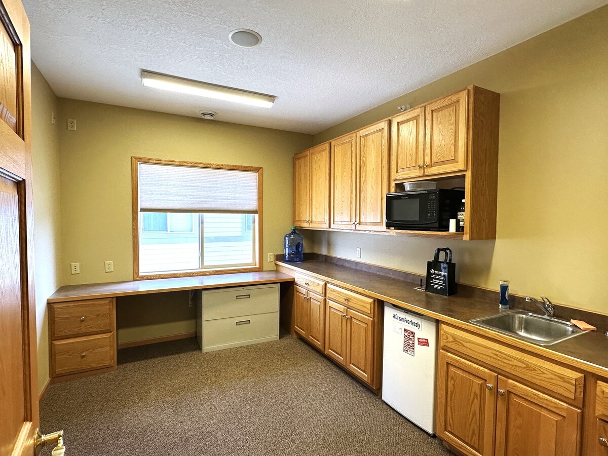 7955 Stone Creek Dr, Chanhassen, MN 55317 - Unit 110 -  - Interior Photo - Image 2 of 8