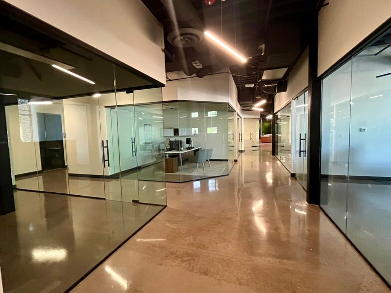 16641 N 91st St, Scottsdale, AZ for lease - Interior Photo - Image 3 of 12