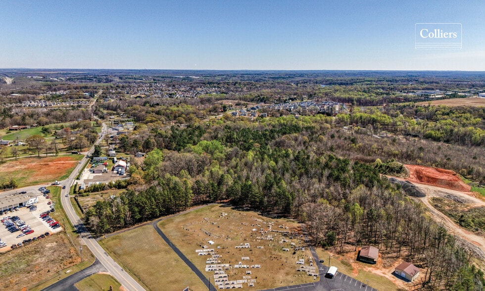 1031 Rogers Bridge Rd, Duncan, SC for sale - Building Photo - Image 2 of 7