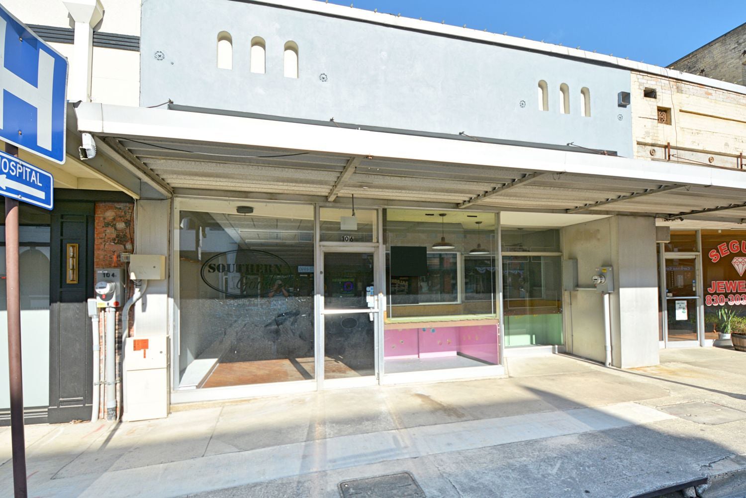 106 N Austin St, Seguin, TX for lease Building Photo- Image 1 of 21