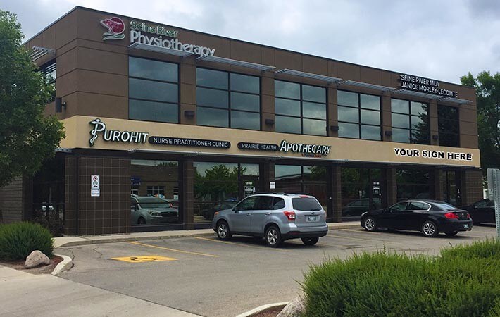 600 St. Anne's Rd, Winnipeg, MB à vendre Photo du bâtiment- Image 1 de 1