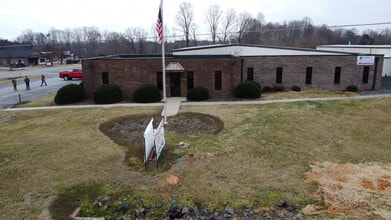 250 Woodlyn Dr, Yadkinville, NC for lease Building Photo- Image 2 of 6