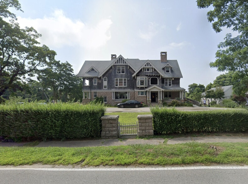 558 W Falmouth Hwy, Falmouth, MA for sale - Building Photo - Image 1 of 10