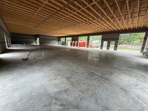 70 County Line Dr, Cromwell, CT for lease Interior Photo- Image 2 of 5