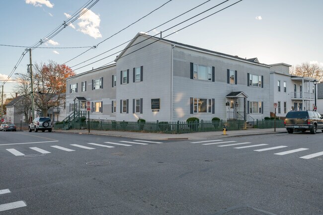 Plus de détails pour 395 Lake Ave, Manchester, NH - Multi-résidentiel à vendre