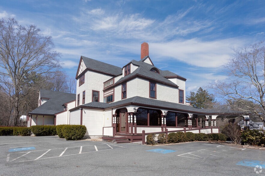 310 Exchange St, Millis, MA à vendre - Photo principale - Image 1 de 1