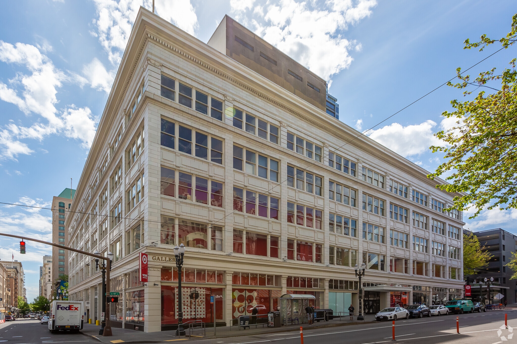 600 SW 10th Ave, Portland, OR for lease Building Photo- Image 1 of 15