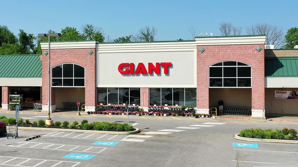 128-168 Eagleview Blvd, Exton, PA for lease - Building Photo - Image 1 of 9