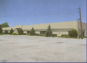 7 Aerial Way, Syosset, NY à louer - Photo du bâtiment - Image 3 de 6