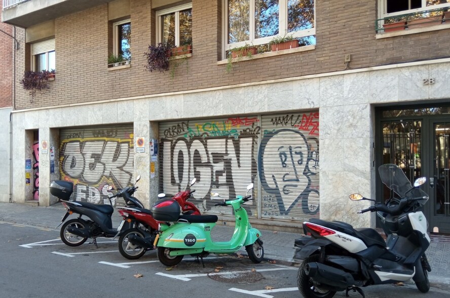 Carrer de Muntadas, Barcelone, Barcelona à vendre - Photo du bâtiment - Image 2 de 2