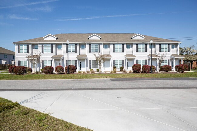 Plus de détails pour Village Rd, Leland, NC - Multi-résidentiel à vendre