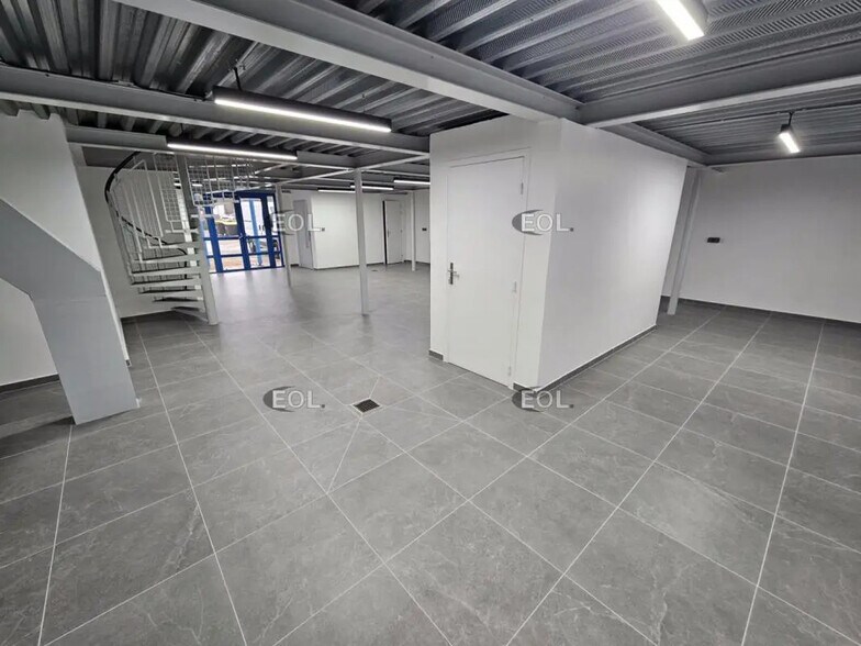 Flex in Choisy-le-Roi for lease - Interior Photo - Image 3 of 8