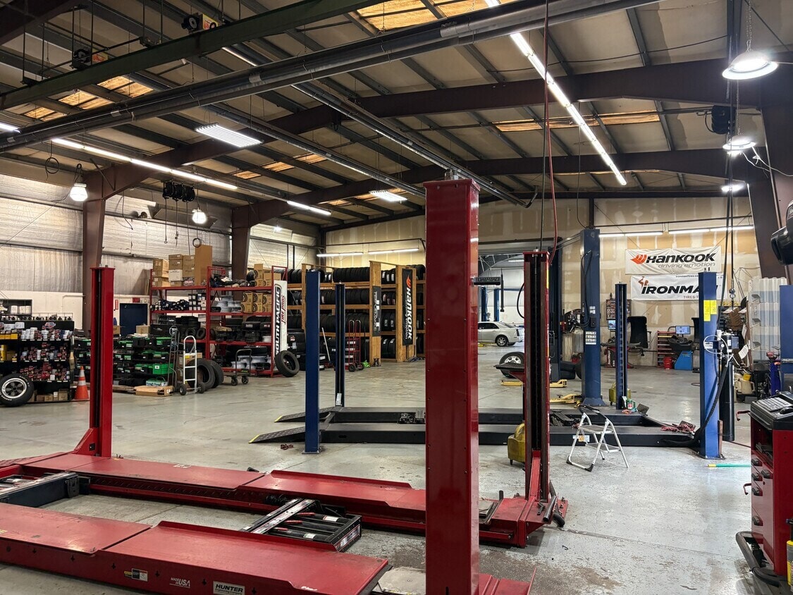 5236 Pacific Blvd SW, Albany, OR for sale Interior Photo- Image 1 of 3