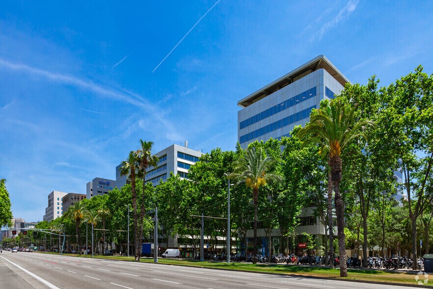 Avinguda Diagonal, 605, Barcelone, Barcelona à louer - Photo du bâtiment - Image 3 de 7