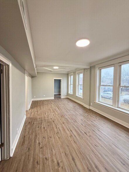 201 N Laramie Ave, Chicago, IL for sale - Building Photo - Image 3 of 9
