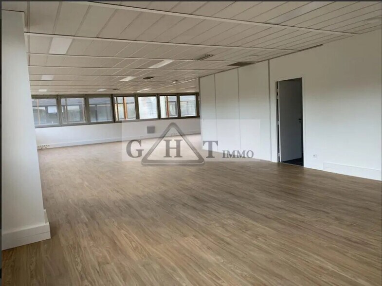 Industrial in Gennevilliers for lease - Interior Photo - Image 3 of 3