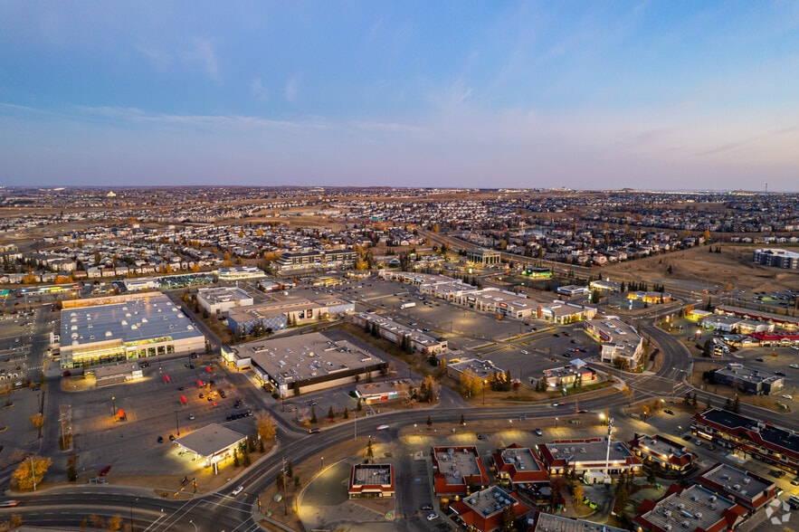 600 Crowfoot Cres NW, Calgary, AB for lease - Aerial - Image 2 of 18