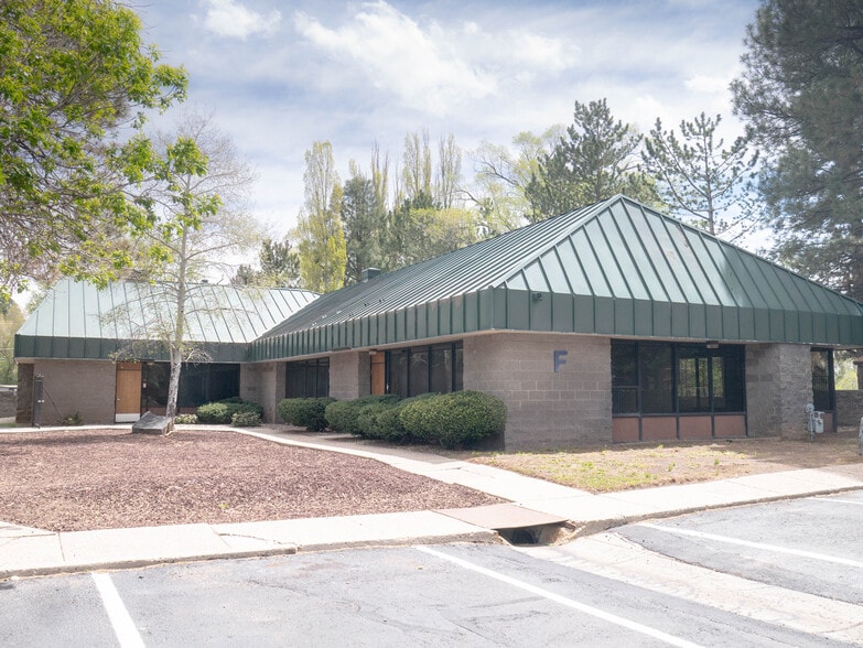 1515 E Cedar Ave, Flagstaff, AZ à louer - Photo principale - Image 1 de 11