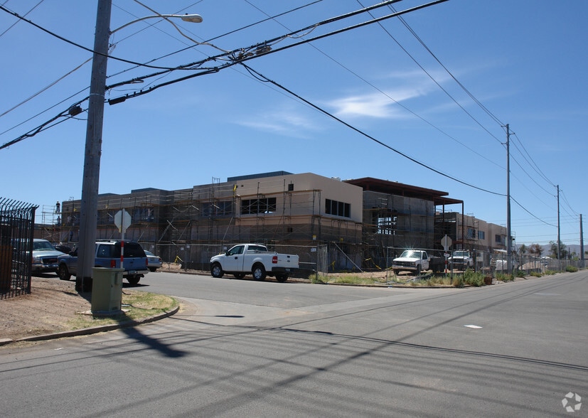 1008 E Buckeye Rd, Phoenix, AZ for lease - Building Photo - Image 3 of 13