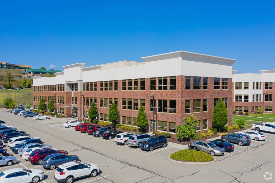 6000 Town Center Blvd, Canonsburg, PA à louer - Photo du bâtiment - Image 2 de 7