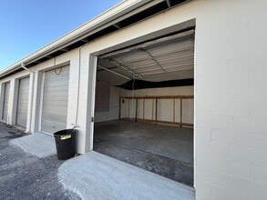2157 Range Rd, Clearwater, FL for lease Interior Photo- Image 2 of 4