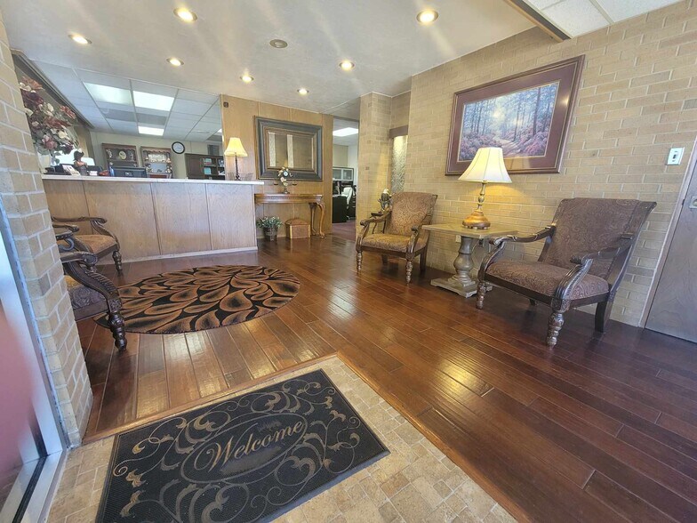 104 E Eufaula St, Norman, OK à louer - Hall d’entrée - Image 2 de 3