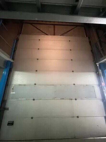 Flex dans Ivry-sur-Seine à louer - Photo du bâtiment - Image 2 de 7